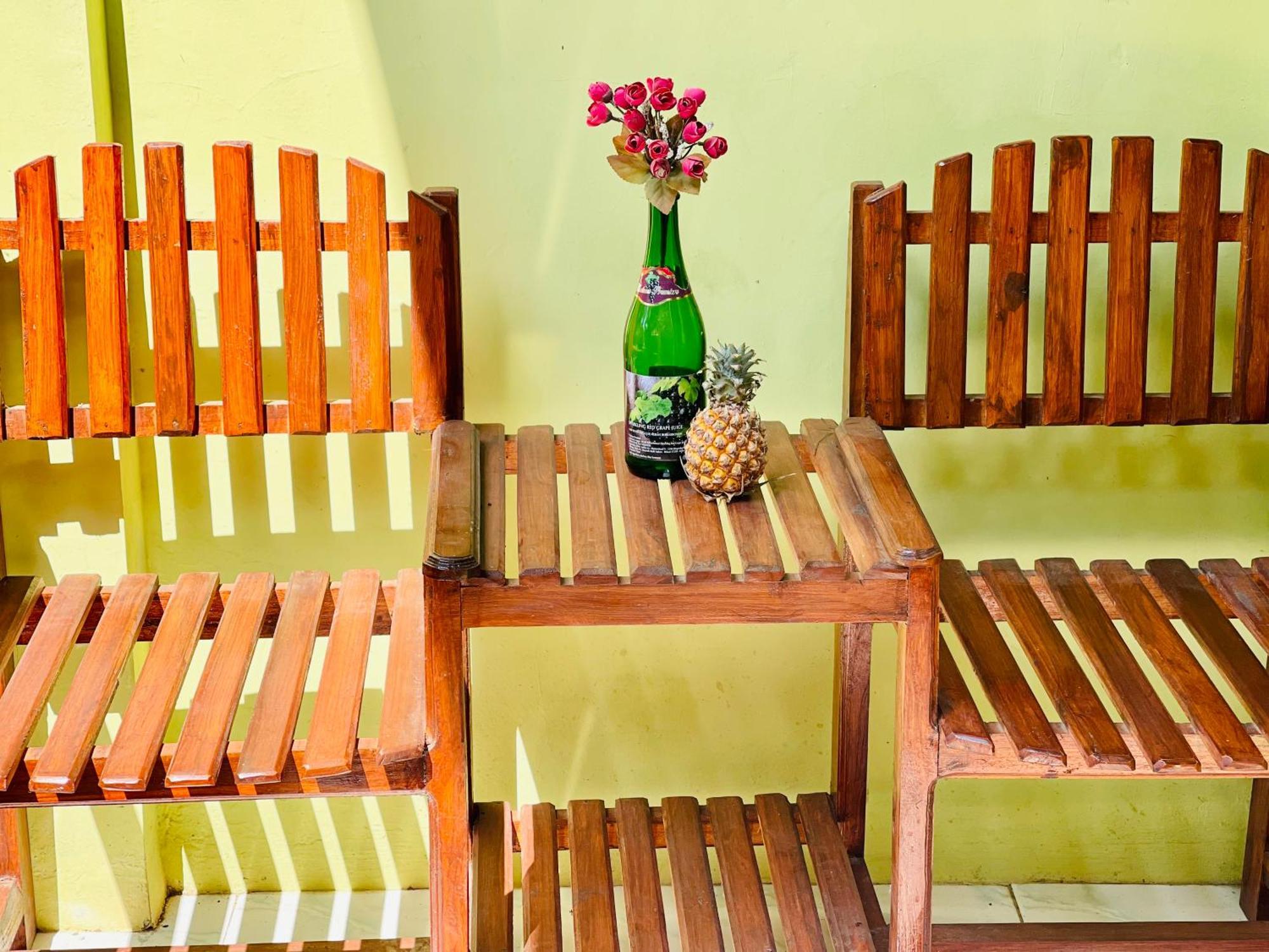 Kurnia Family Homestay & Restaurant! Huu Zewnętrze zdjęcie