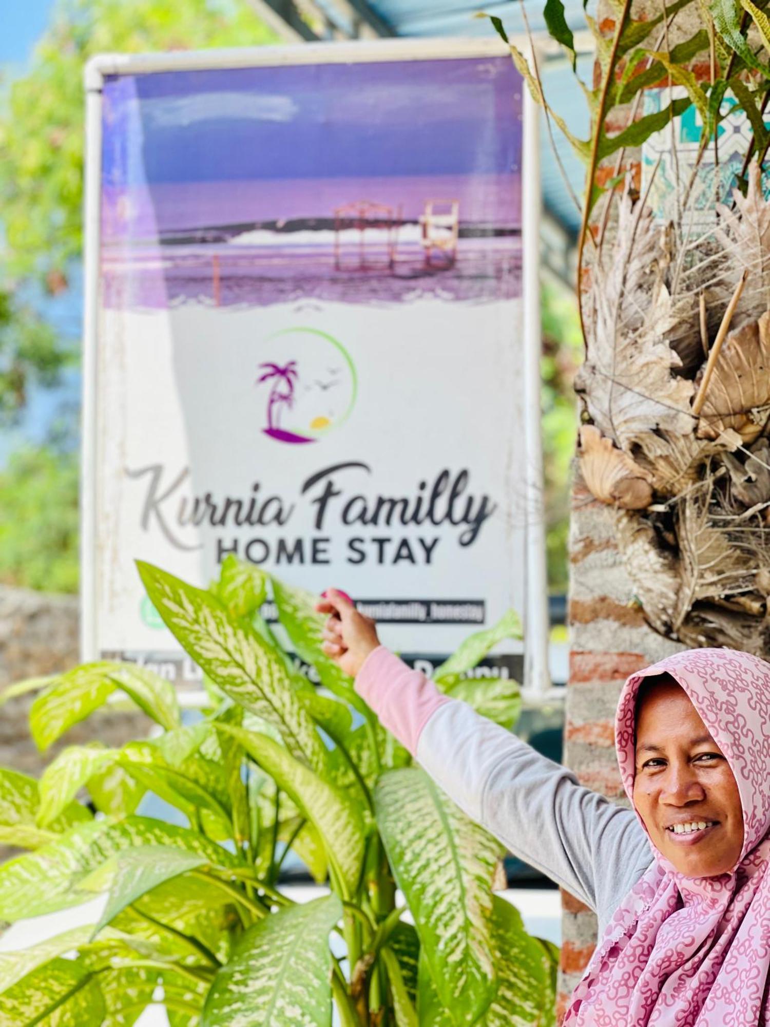 Kurnia Family Homestay & Restaurant! Huu Zewnętrze zdjęcie
